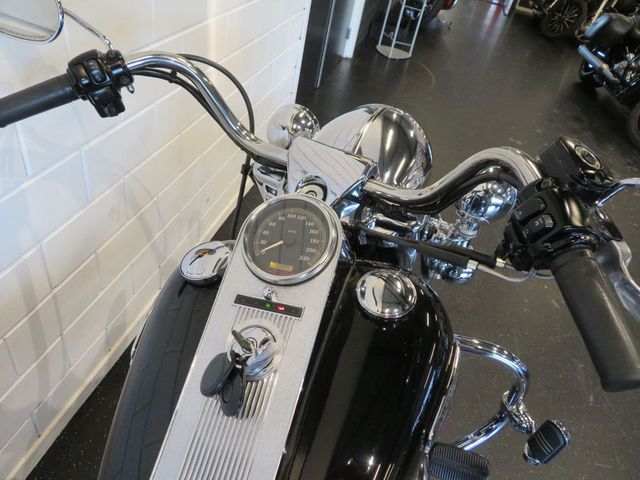 harley-davidson - road-king-classic-flhrci