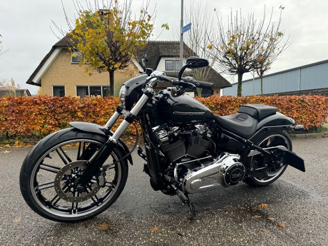 harley-davidson - softail-breakout-114