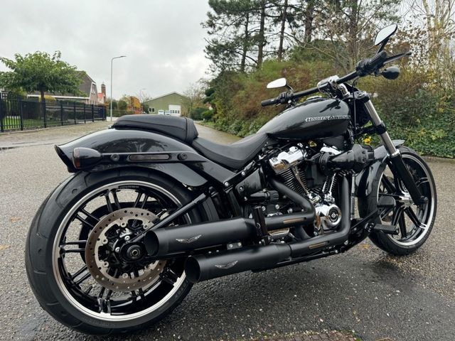 harley-davidson - softail-breakout-114