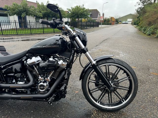 harley-davidson - softail-breakout-114