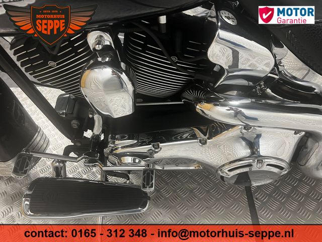 harley-davidson - softail-deluxe