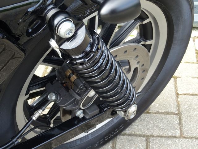 harley-davidson - sportster-roadster-xl-883