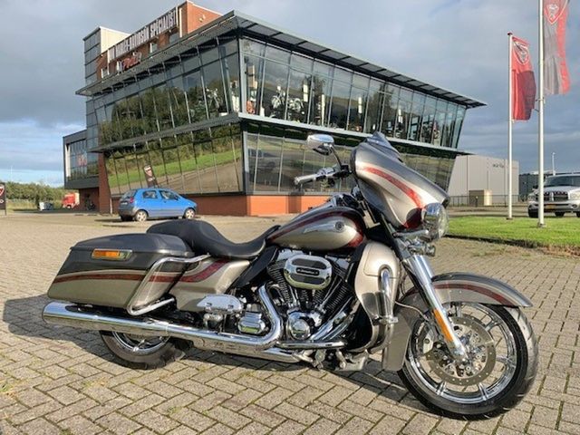 harley-davidson - street-glide-cvo-flhxse