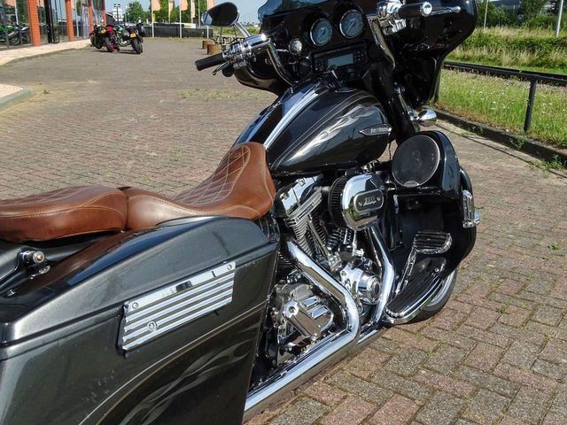 harley-davidson - street-glide-cvo-flhxse