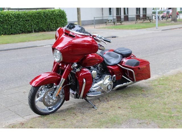 harley-davidson - street-glide-cvo-flhxse