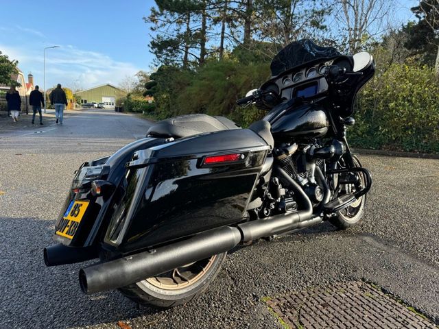 harley-davidson - street-glide-st-flhxst