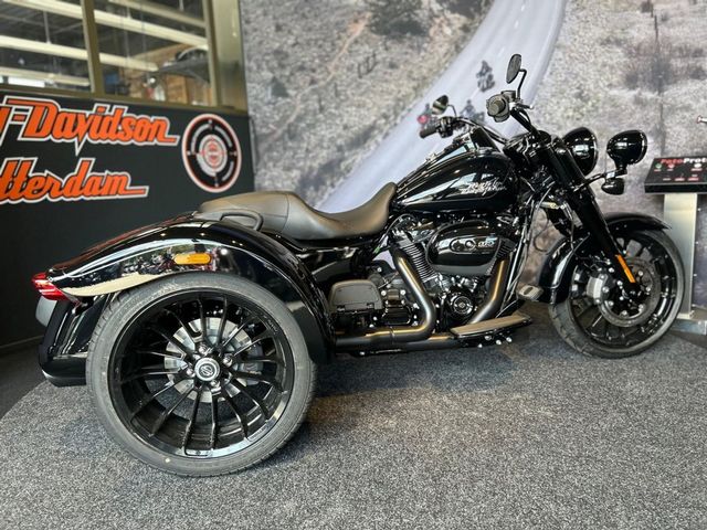 harley-davidson - tri-glide-freewheeler