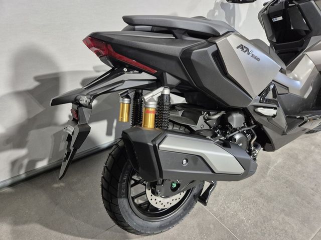 honda - adv-350