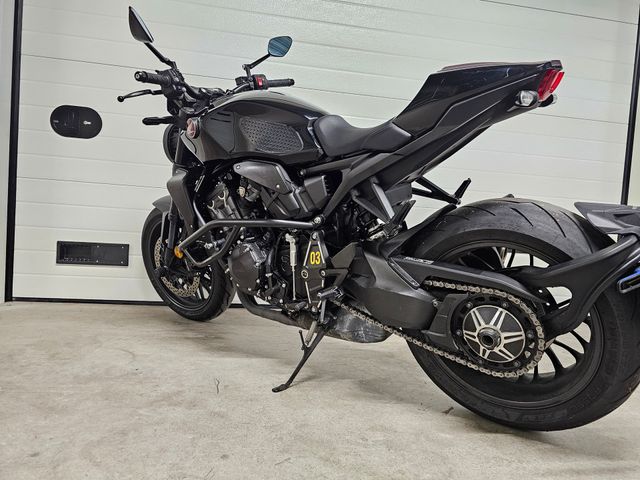 honda - cb-1000-r-black-edition