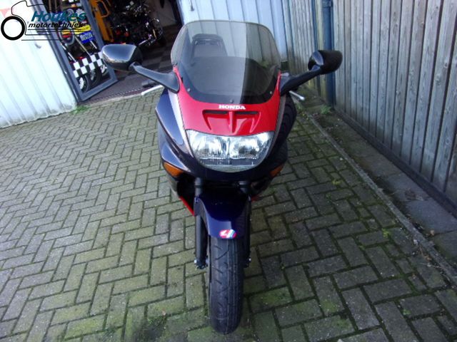 honda - cbr-1000-f