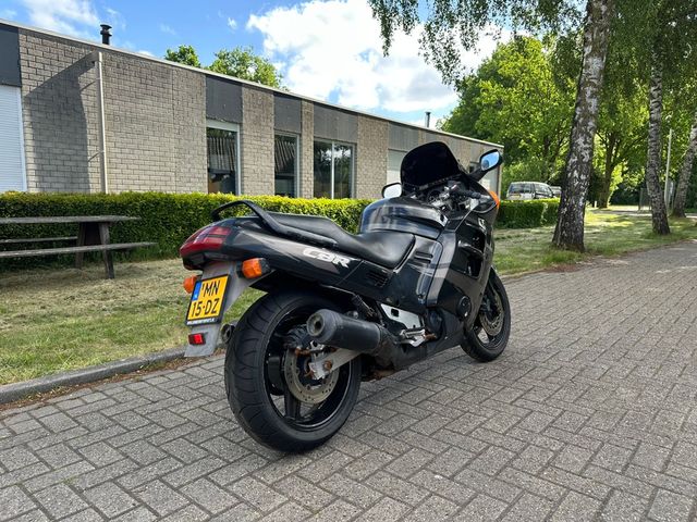 honda - cbr-1000-f