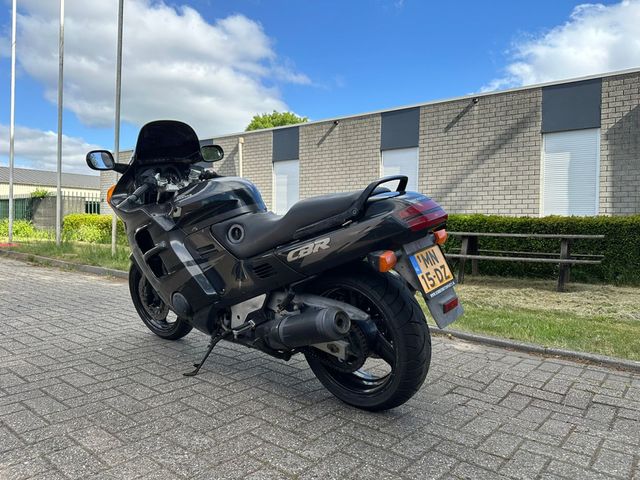 honda - cbr-1000-f