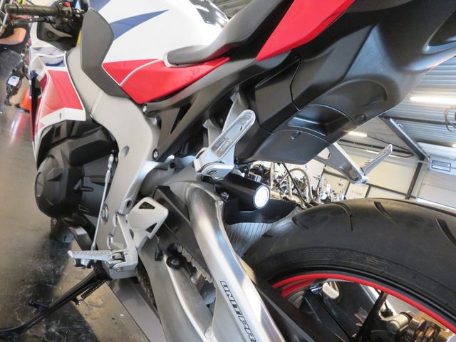 honda - cbr-1000-rr-fireblade