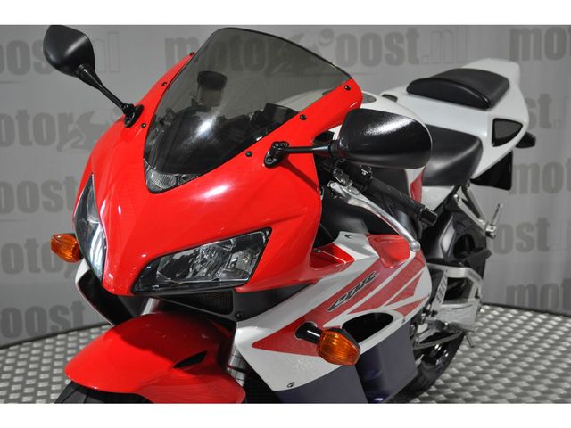 honda - cbr-1000-rr-fireblade