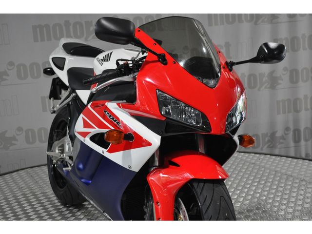 honda - cbr-1000-rr-fireblade