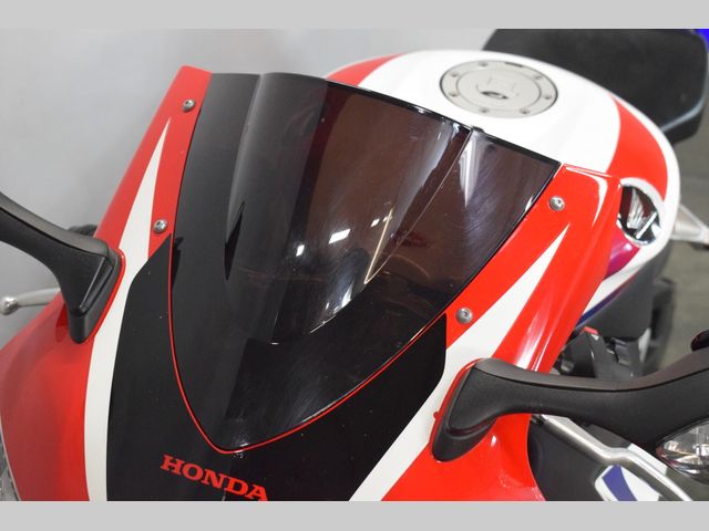 honda - cbr-1000-rr-fireblade