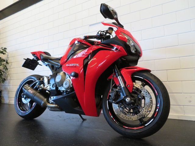 honda - cbr-1000-rr-fireblade