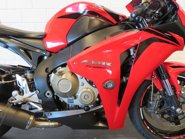 honda - cbr-1000-rr-fireblade