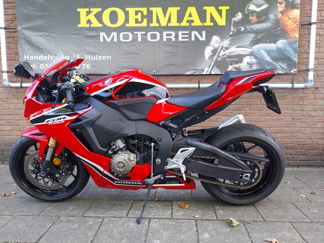 honda - cbr-1000-rr-fireblade