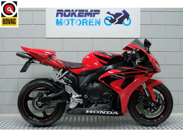 honda - cbr-1000-rr-fireblade