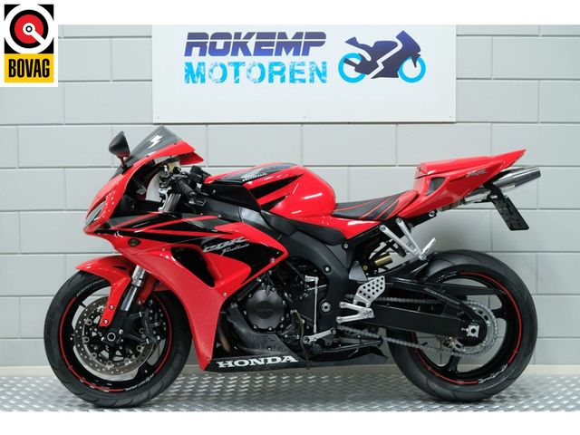 honda - cbr-1000-rr-fireblade