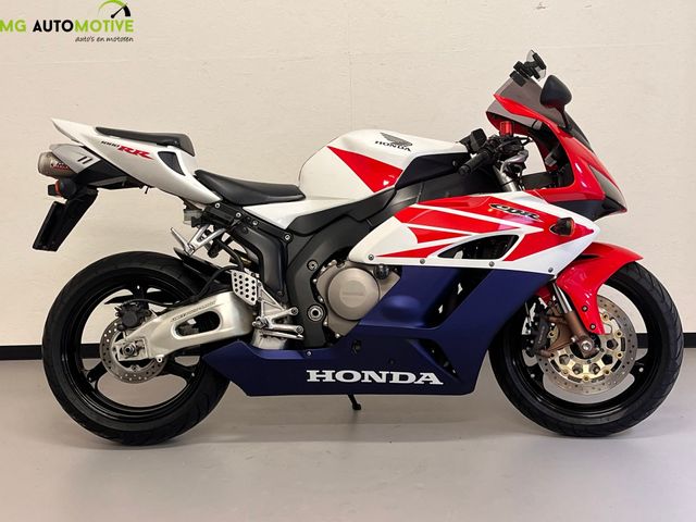 honda - cbr-1000-rr-fireblade