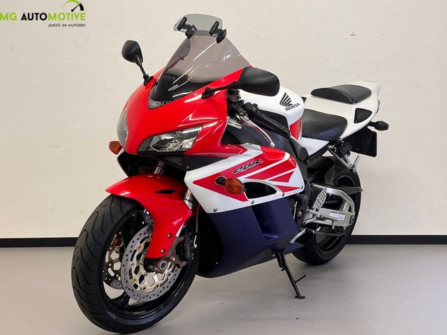 honda - cbr-1000-rr-fireblade