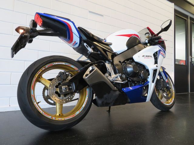 honda - cbr-1000-rr-fireblade