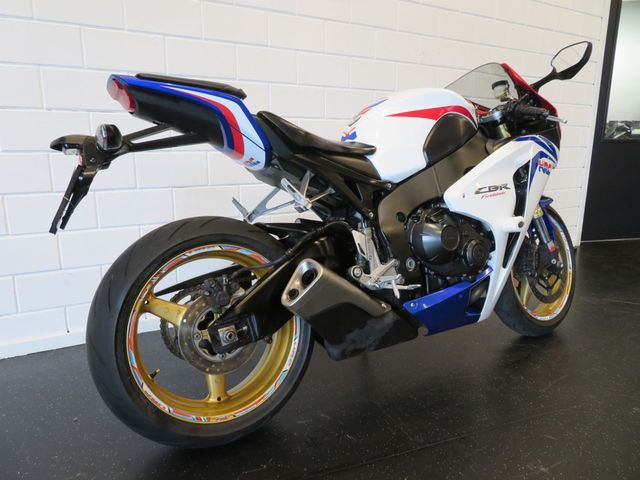 honda - cbr-1000-rr-fireblade