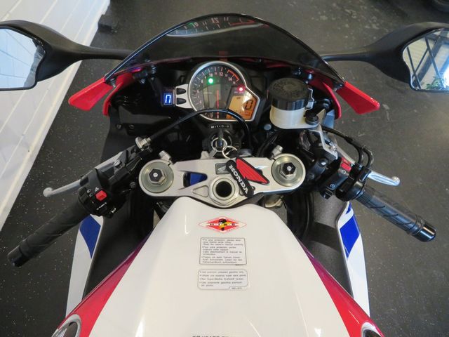 honda - cbr-1000-rr-fireblade