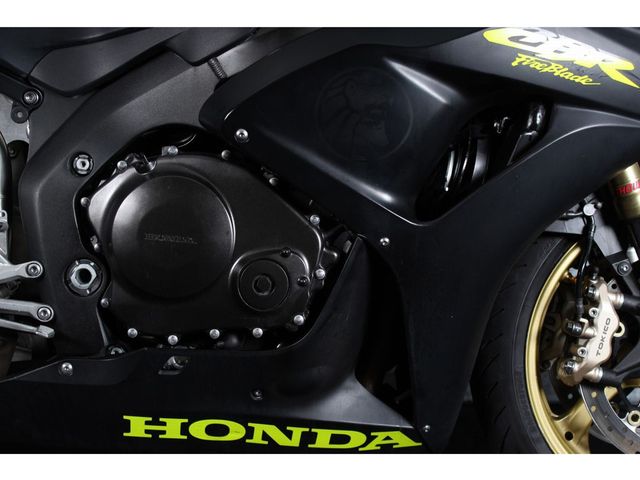 honda - cbr-1000-rr-fireblade