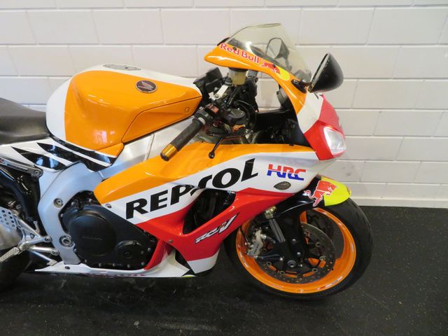 honda - cbr-1000-rr-fireblade