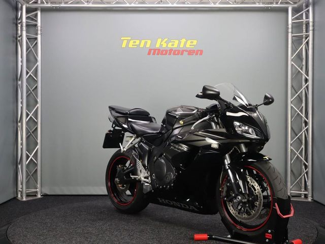 honda - cbr-1000-rr-fireblade