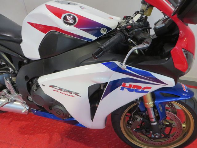 honda - cbr-1000-rr-fireblade