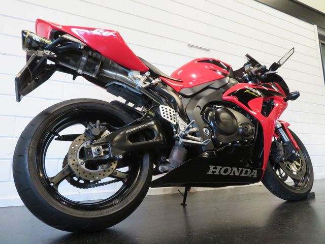 honda - cbr-1000-rr-fireblade