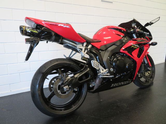 honda - cbr-1000-rr-fireblade