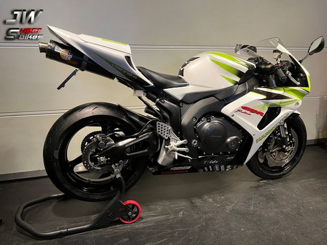 honda - cbr-1000-rr-fireblade