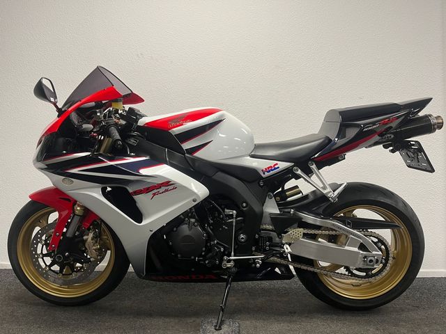 honda - cbr-1000-rr-fireblade