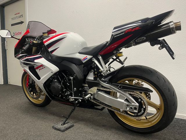 honda - cbr-1000-rr-fireblade