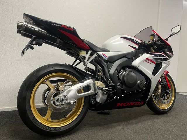 honda - cbr-1000-rr-fireblade