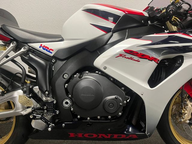 honda - cbr-1000-rr-fireblade