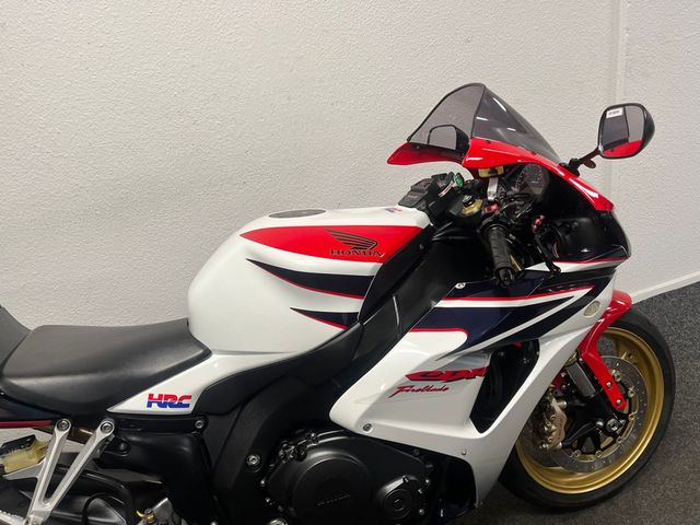 honda - cbr-1000-rr-fireblade