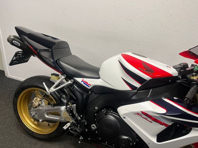 honda - cbr-1000-rr-fireblade