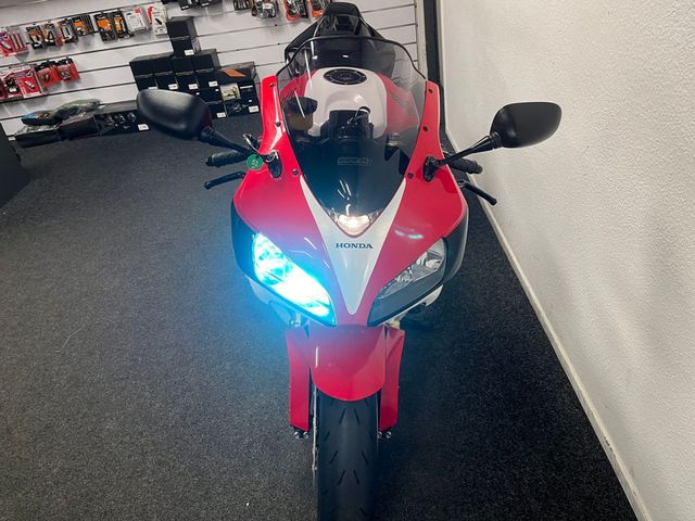 honda - cbr-1000-rr-fireblade