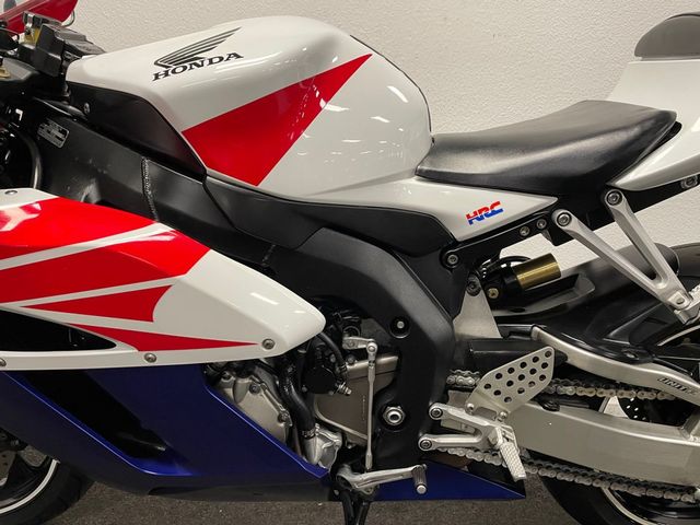 honda - cbr-1000-rr-fireblade