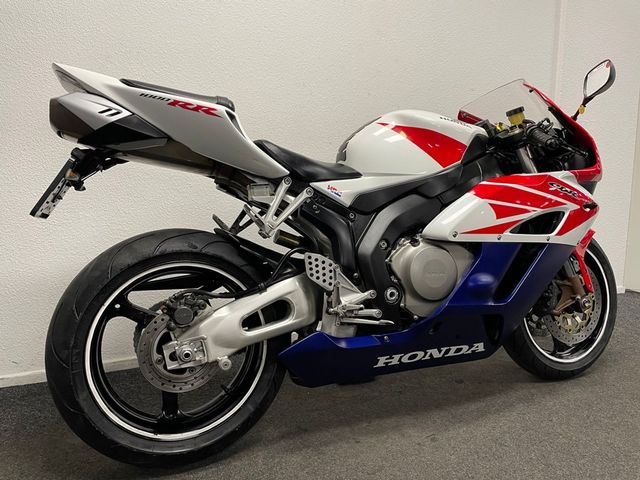 honda - cbr-1000-rr-fireblade