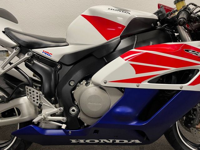 honda - cbr-1000-rr-fireblade