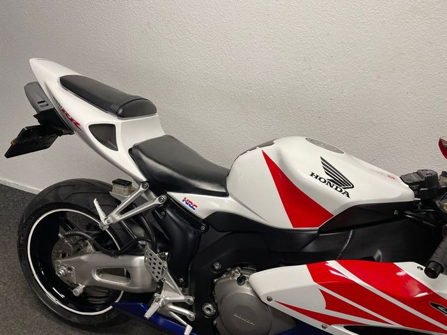 honda - cbr-1000-rr-fireblade