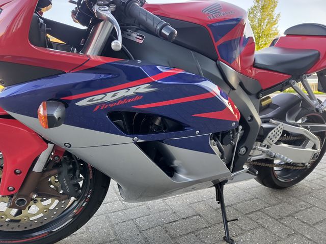 honda - cbr-1000-rr-fireblade