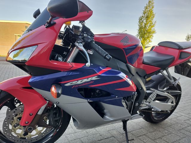honda - cbr-1000-rr-fireblade